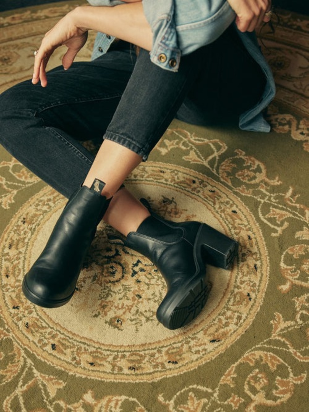 Blundstone Black Leather Ankle Boots with Block Heel - Picture 2 of 9